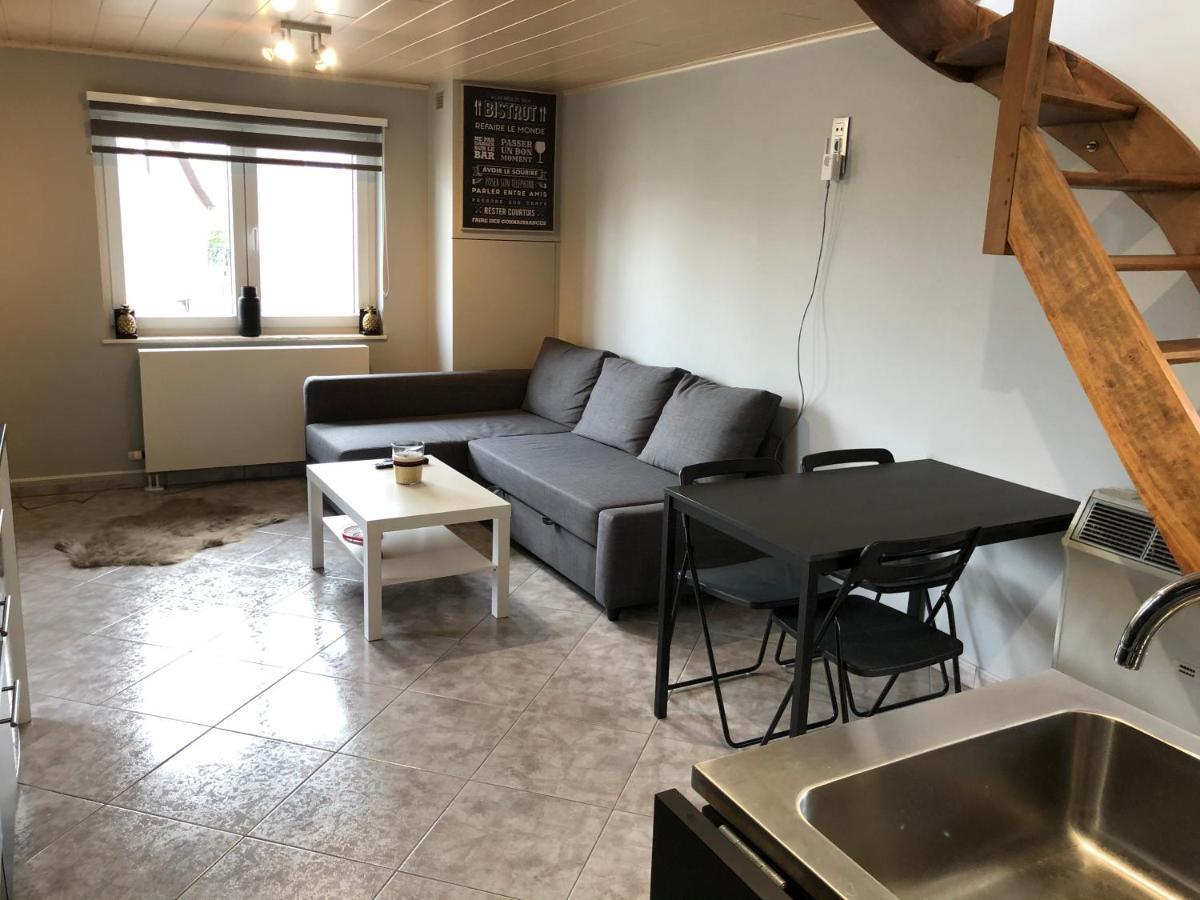 Apartmán Studio Ag Jambes Exteriér fotografie