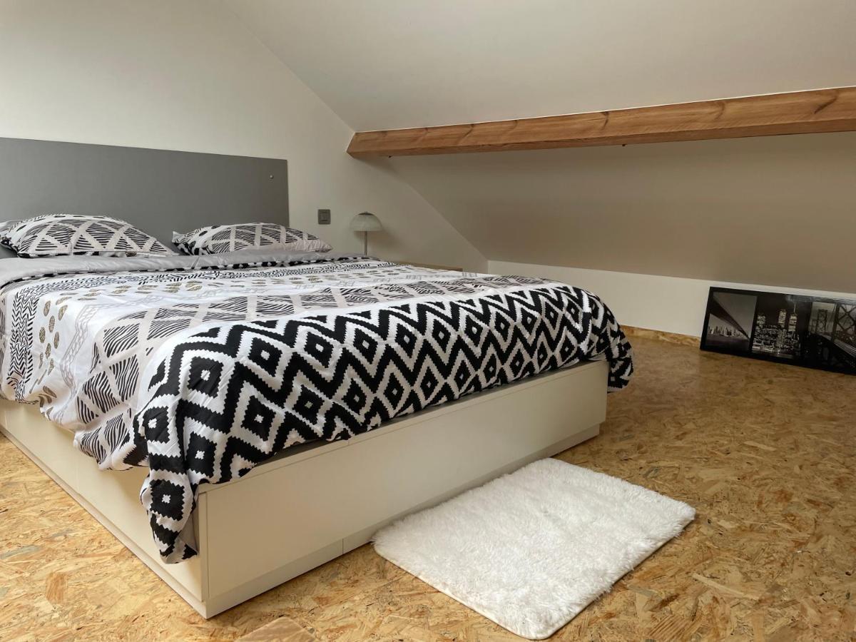 Apartmán Studio Ag Jambes Exteriér fotografie